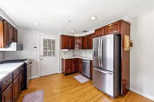 29 Colonial Dr, Lincoln, RI 02865 - Photo 5
