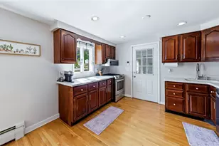29 Colonial Dr, Lincoln, RI 02865 - Photo 5