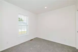 1346 Newport Ave, Attleboro, MA 02703 - Photo 13