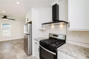 1346 Newport Ave, Attleboro, MA 02703 - Photo 15