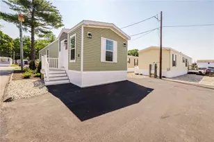 1346 Newport Ave, Attleboro, MA 02703 - Photo 3