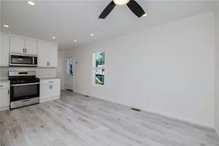 1346 Newport Ave, Attleboro, MA 02703 - Photo 7