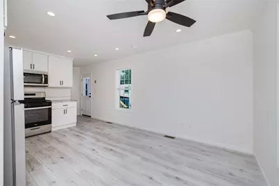 1346 Newport Avenue, Attleboro, MA 02703 - Photo 9
