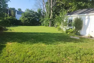 55 Court St, Bristol, RI 02809 - Photo 3