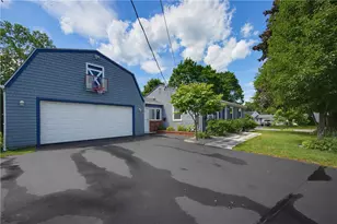 178 Halsey Rd, Woonsocket, RI 02895 - Photo 3