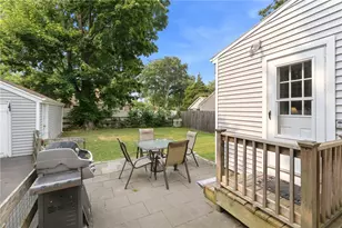 34 Platt St, Bristol, RI 02809 - Photo 31