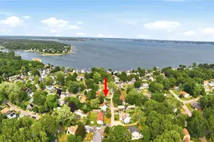 34 Platt St, Bristol, RI 02809 - Photo 3