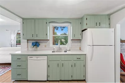 34 Platt Street, Bristol, RI 02809 - Photo 11