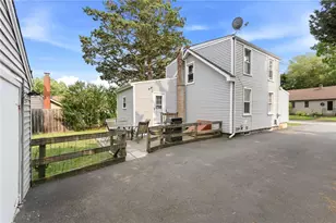 34 Platt St, Bristol, RI 02809 - Photo 33