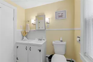 34 Platt St, Bristol, RI 02809 - Photo 15