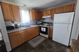 28 Longbow Dr, West Warwick, RI 02893 - Photo 9