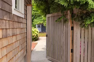 101 Sheldon St, Cranston, RI 02905 - Photo 41