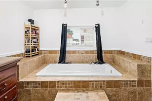 57 Algonquin St, Providence, RI 02907 - Photo 33