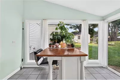 21 Moreland Street, Johnston, RI 02919 - Photo 7