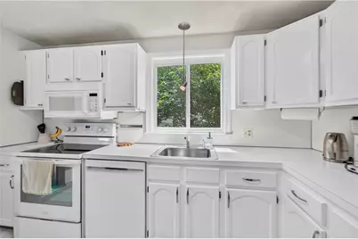 21 Moreland Street, Johnston, RI 02919 - Photo 3
