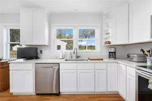 6 Cliff Terrace, Newport, RI 02840 - Photo 11