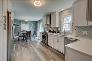 16 Arlington Ave, Warren, RI 02885 - Photo 9