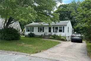 28 Karee Ct, South Kingstown, RI 02879 - Photo 1