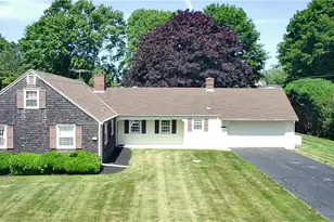 5 South Dr, Middletown, RI 02842 - Photo 1