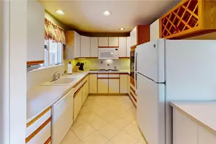 5 South Dr, Middletown, RI 02842 - Photo 9