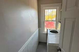 105 Butler Ave, Providence, RI 02906 - Photo 11