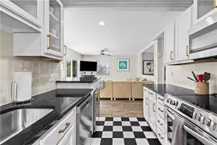 38 Harrison Ave, Newport, RI 02840 - Photo 7