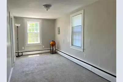 77 Narragansett Avenue #2nd Fl, Narragansett, RI 02882 - Photo 5