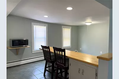 77 Narragansett Avenue #2nd Fl, Narragansett, RI 02882 - Photo 3
