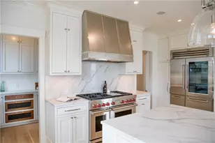 19 Sea Ridge Dr, Narragansett, RI 02874 - Photo 9