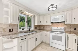 12 Janet Dr, West Warwick, RI 02893 - Photo 9