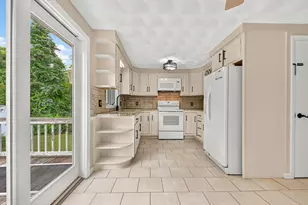 12 Janet Dr, West Warwick, RI 02893 - Photo 7