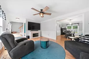 26 Davis Cir, Warwick, RI 02886 - Photo 7