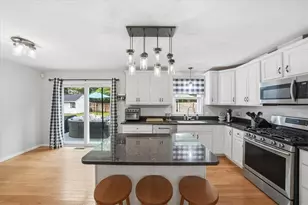 26 Davis Cir, Warwick, RI 02886 - Photo 17