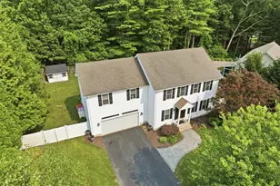 26 Davis Cir, Warwick, RI 02886 - Photo 3