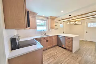 8 Wolf Hill Rd, Smithfield, RI 02917 - Photo 5