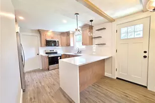 8 Wolf Hill Rd, Smithfield, RI 02917 - Photo 3