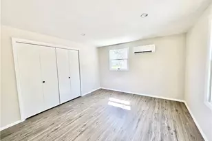 8 Wolf Hill Rd, Smithfield, RI 02917 - Photo 9