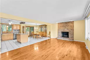 71 Hawthorne Pl, North Providence, RI 02904 - Photo 7