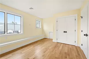 110 Newport Ave, Middletown, RI 02842 - Photo 11