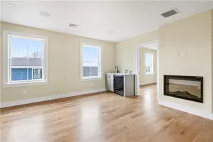 110 Newport Ave, Middletown, RI 02842 - Photo 13