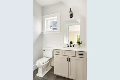118 Newport Avenue, Middletown, RI 02842 - Photo 17