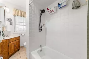 196 Cameron St, Pawtucket, RI 02861 - Photo 17