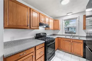 196 Cameron St, Pawtucket, RI 02861 - Photo 27