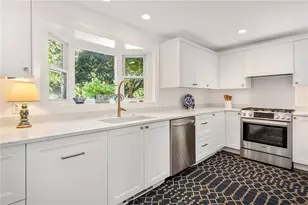 140 Connection St, Newport, RI 02840 - Photo 11
