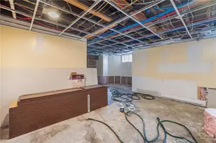 64 Pitman St, Providence, RI 02906 - Photo 25