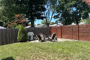 47 Naples Ave, Providence, RI 02908 - Photo 15