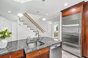 402 Angell St, Providence, RI 02906 - Photo 15