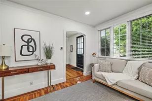 402 Angell St, Providence, RI 02906 - Photo 11