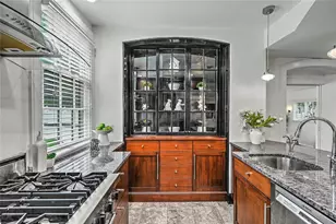 402 Angell St, Providence, RI 02906 - Photo 17