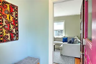 15 Wollaston St, Cranston, RI 02910 - Photo 9